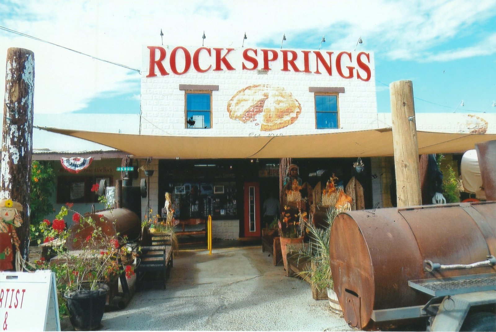 Rock Springs historic hotel and cafe in Black Canyon City