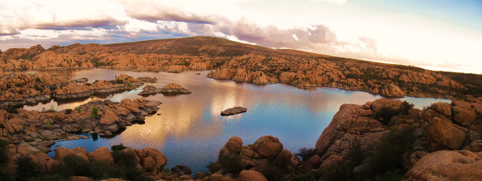 Granite boulders and water at Watson Lake in Prescott, Arizona