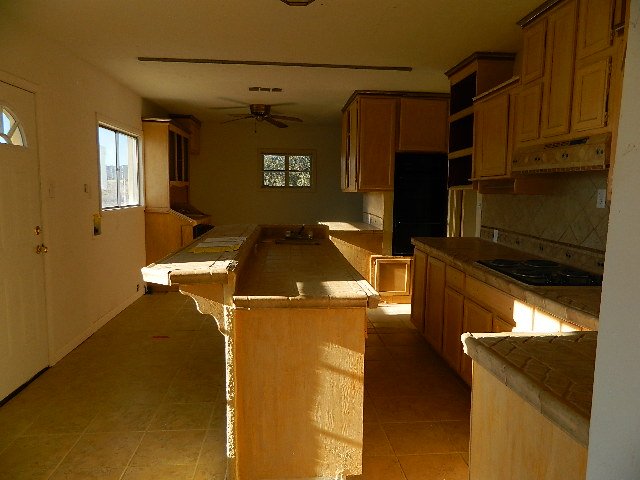 023-215732-kitchen (4)